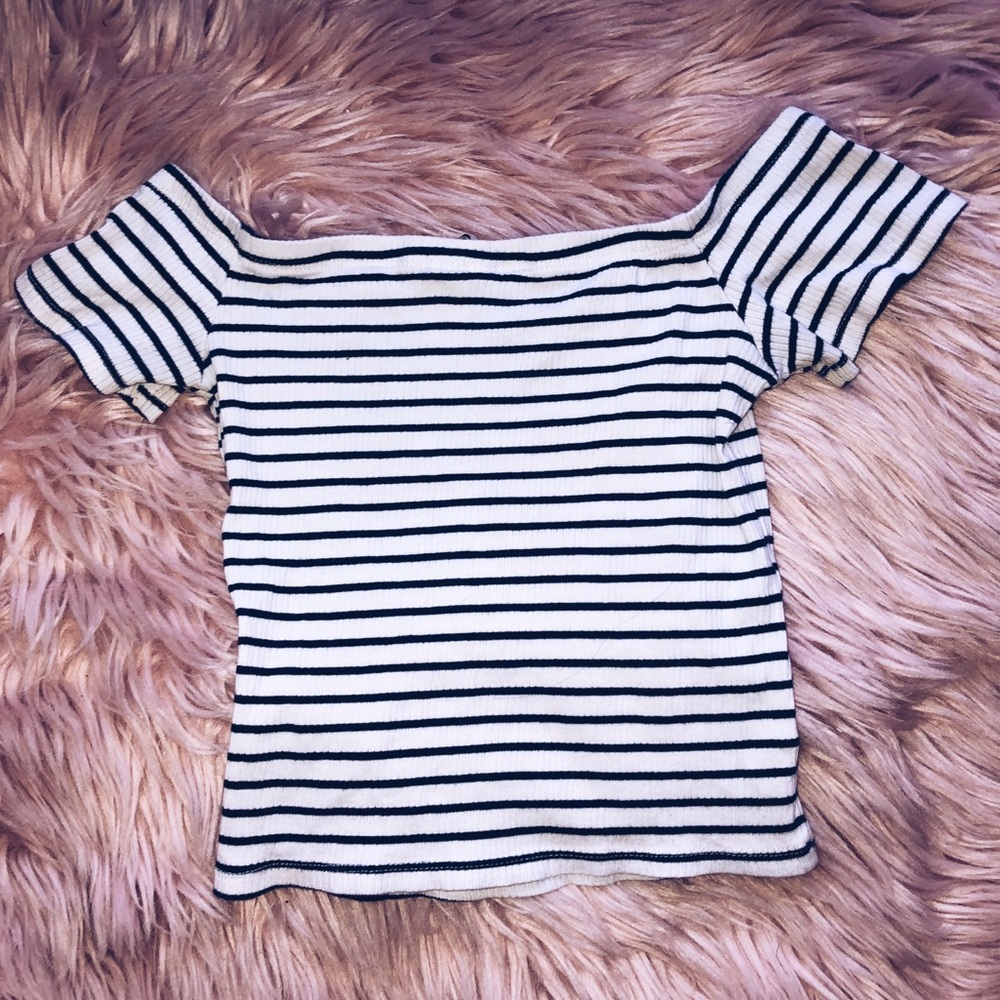 Off the shoulders top!!